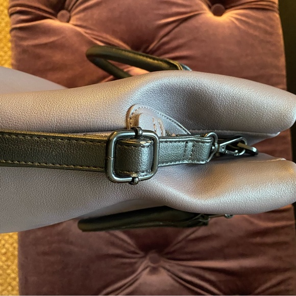 Pixie Mood. Shoulder bag. Mauve with black accents. - Picture 5 of 9